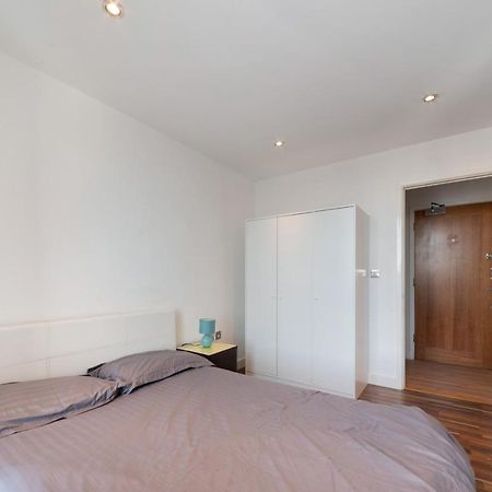 לונדון Excel 3 Bedroom Apartment Near City Airport And O2 Arena מראה חיצוני תמונה